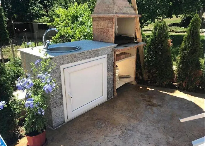 за гости деница Obzor